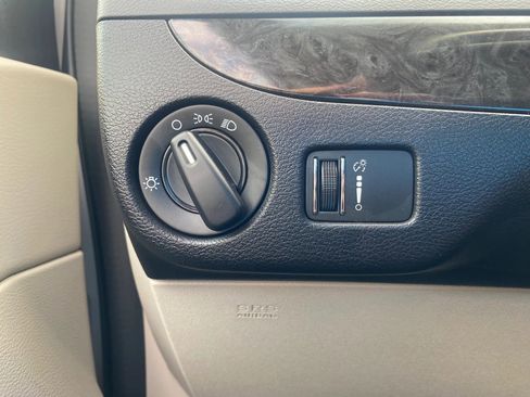 Used 2018 Dodge Grand Caravan SE w/ UConnect Hands-Free Group FWD image 18