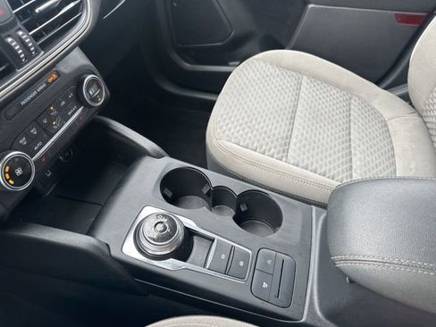 Used 2020 Ford Escape SE image 21