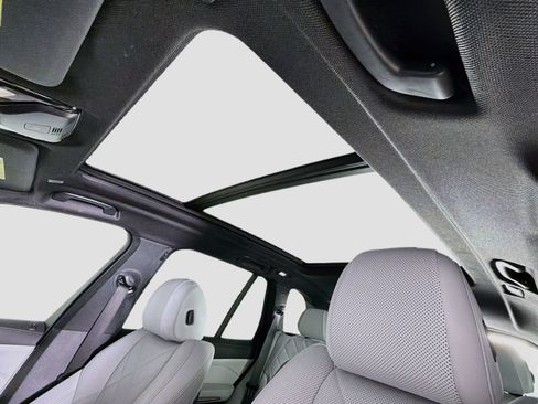 Used 2023 BMW X5 sDrive40i w/ M Sport Package RWD image 22