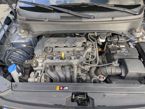 Certified 2021 Hyundai Venue image 27