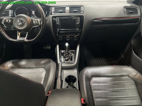 Used 2017 Volkswagen Jetta GLI FWD image 6