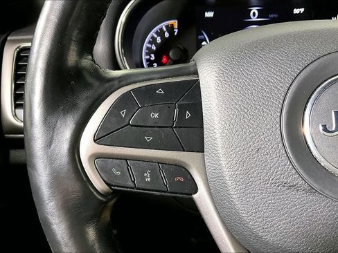 Used 2021 Jeep Grand Cherokee Laredo X image 17