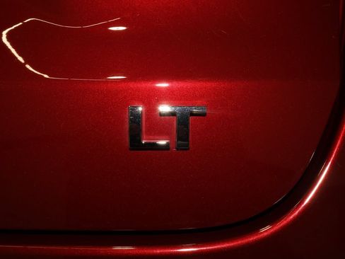 Certified 2025 Chevrolet Trax LT FWD image 34