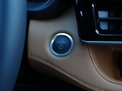 New 2026 Toyota Highlander Platinum image 21