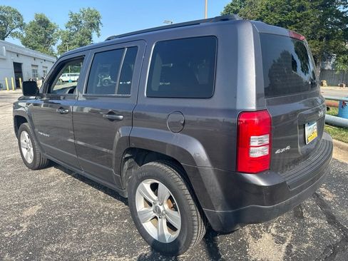 Used 2014 Jeep Patriot Latitude AWD/4WD image 4
