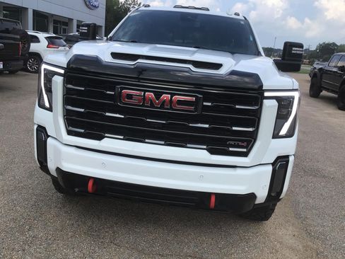 Used 2024 GMC Sierra 3500 AT4 w/ AT4 Preferred Package AWD/4WD image 6