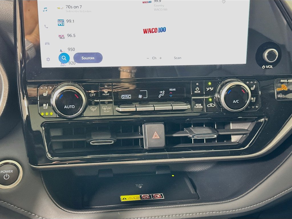 Certified 2026 Toyota Highlander Limited AWD/4WD image 16