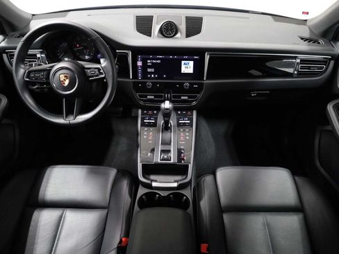 Certified 2024 Porsche Macan AWD/4WD image 26