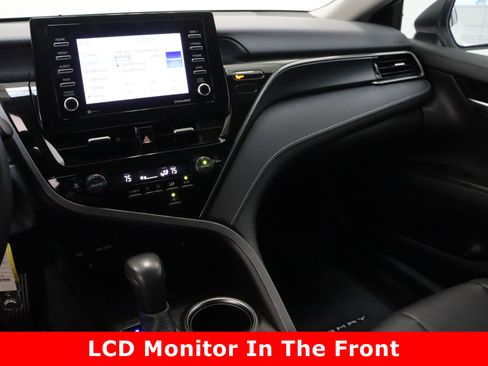 Used 2024 Toyota Camry SE image 16