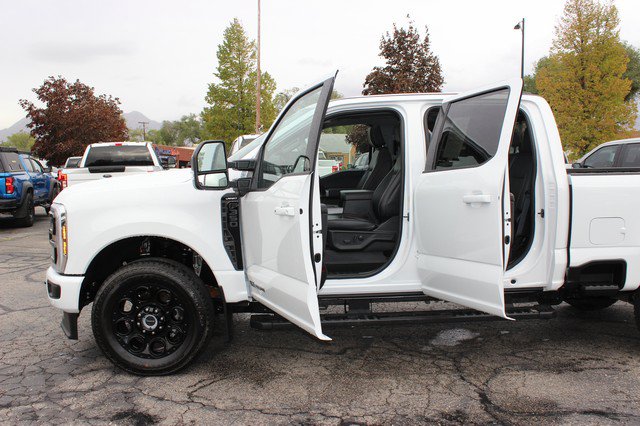 Used 2026 Ford F350 Lariat w/ Black Appearance Package AWD/4WD image 12