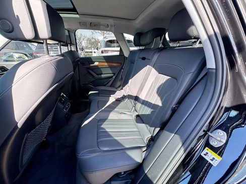 Used 2022 Audi Q5 2.0T Premium image 24