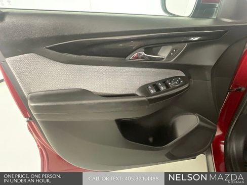 Used 2024 Chevrolet TrailBlazer LT w/ Driver Confidence Package FWD image 16