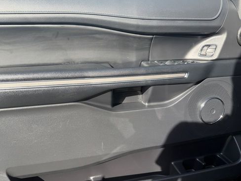 Used 2024 Ford Expedition Max XLT image 17