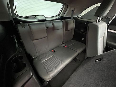 Used 2019 Toyota Highlander LE FWD image 39