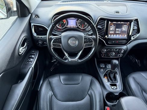 Used 2019 Jeep Cherokee Limited image 22