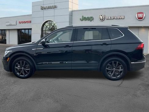 Used 2023 Volkswagen Tiguan SE w/ Panoramic Sunroof Package FWD image 4