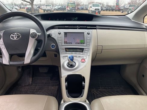 Used 2013 Toyota Prius Four w/ Deluxe Solar Roof Pkg image 12