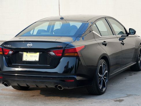 Used 2023 Nissan Altima 2.5 SR FWD image 43