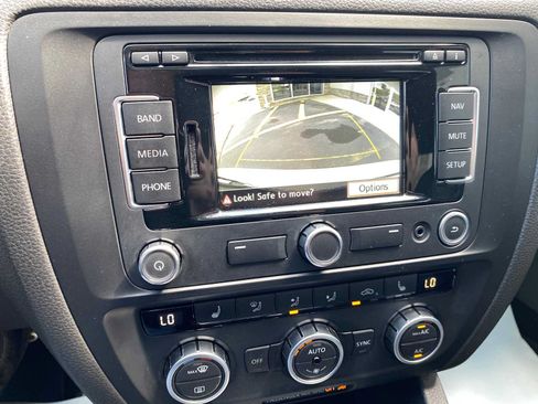 Used 2013 Volkswagen Jetta GLI Autobahn FWD image 19