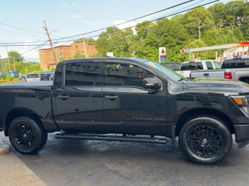 Used 2019 Nissan Titan SL w/ Midnight Edition AWD/4WD image 5