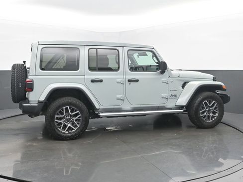 Used 2024 Jeep Wrangler Sahara AWD/4WD image 6