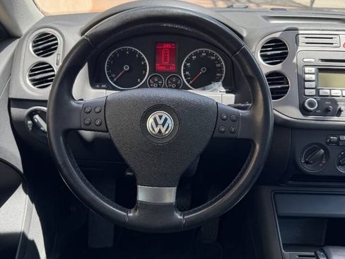 Used 2009 Volkswagen Tiguan S FWD image 9