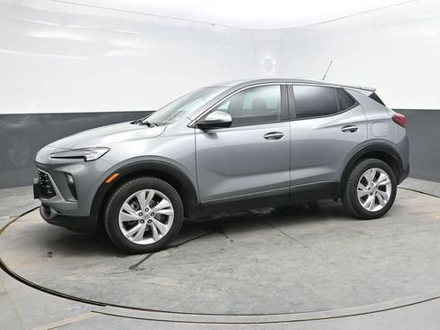 Used 2025 Buick Encore GX Preferred AWD/4WD image 3