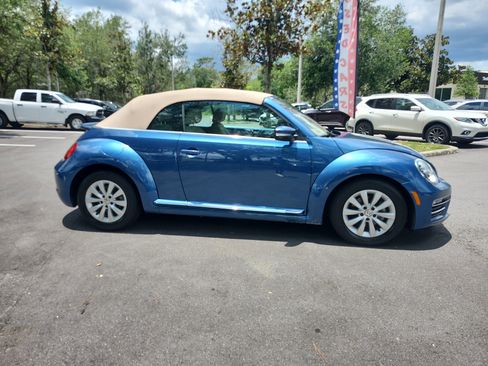 Used 2018 Volkswagen Beetle 2.0T S FWD image 6