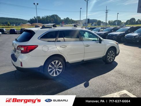 Used 2017 Subaru Outback 3.6R Touring w/ Popular Package #5A AWD/4WD image 4
