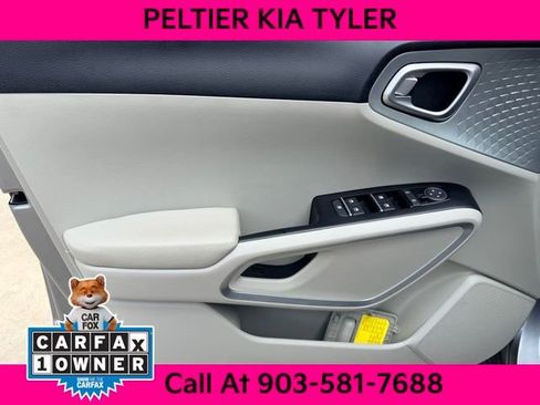 Certified 2025 Kia Soul LX w/ LX Technology Package FWD image 15