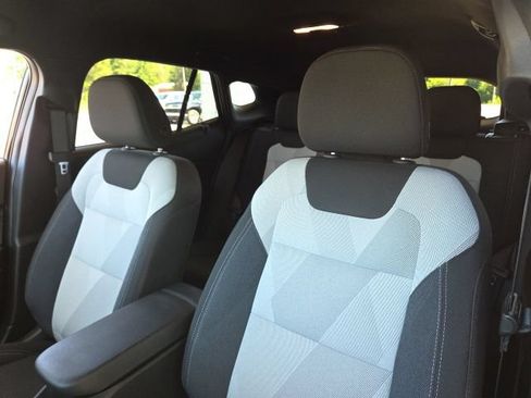Used 2024 Chevrolet Trax RS w/ Driver Confidence Package FWD image 18