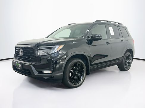 Used 2025 Honda Passport Black Edition image 3