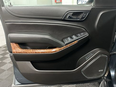 Used 2020 Chevrolet Suburban Premier image 16