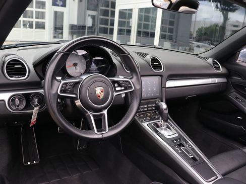 Used 2017 Porsche 718 Boxster S image 16