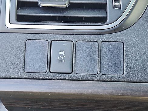 Used 2015 Toyota Camry XLE image 22