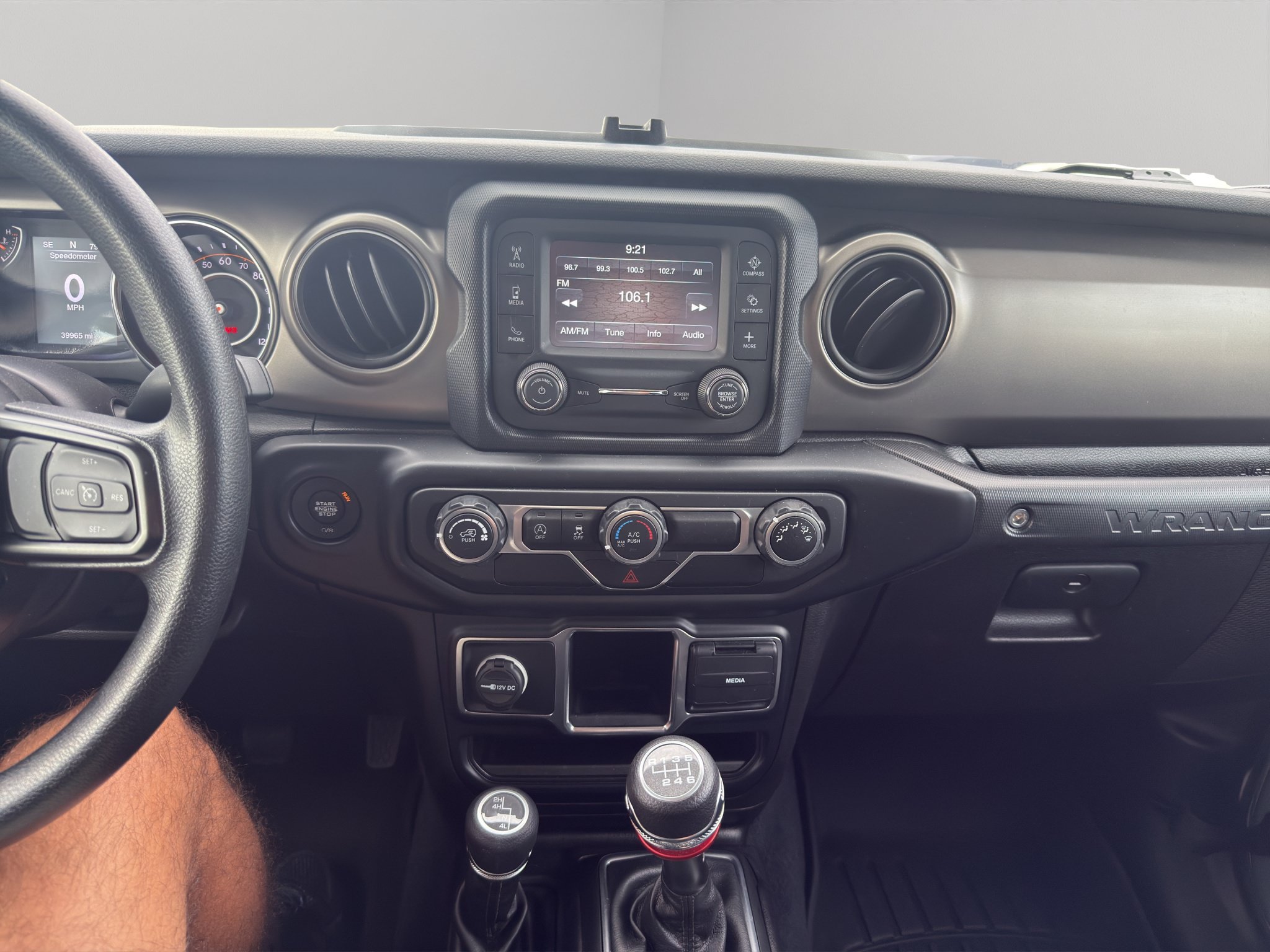 Used 2019 Jeep Wrangler Sport AWD/4WD image 28