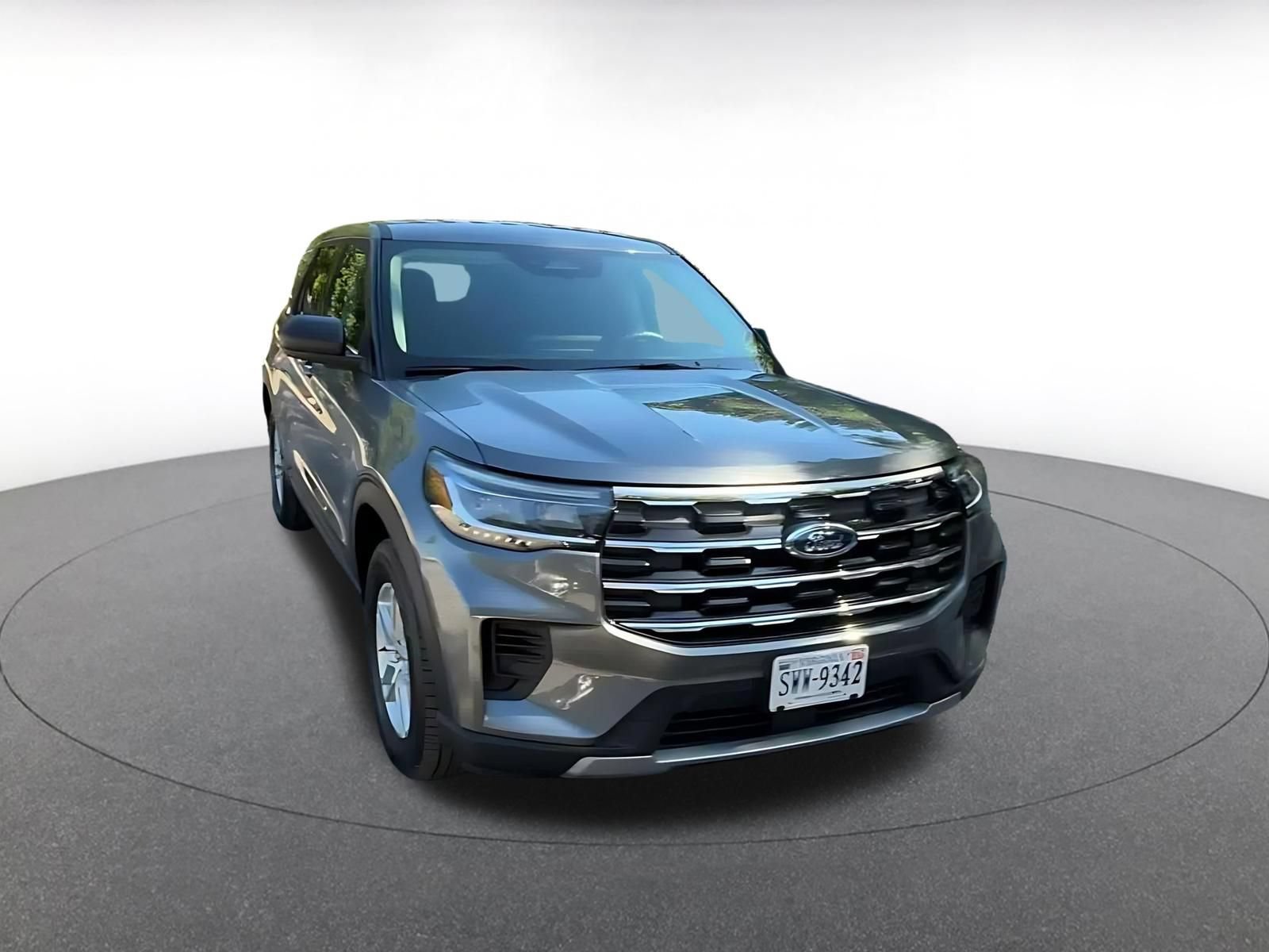 Used 2026 Ford Explorer Active AWD/4WD image 3