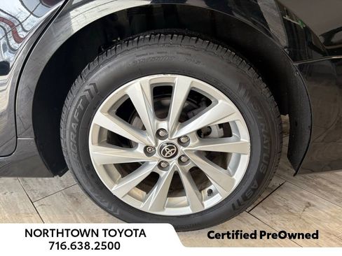 Used 2021 Toyota Camry LE image 31