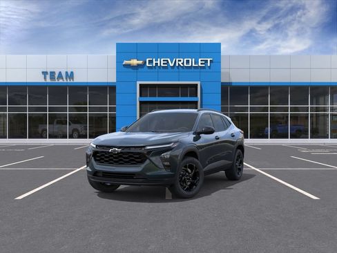 New 2026 Chevrolet Trax LT w/ Driver Confidence Package FWD image 8