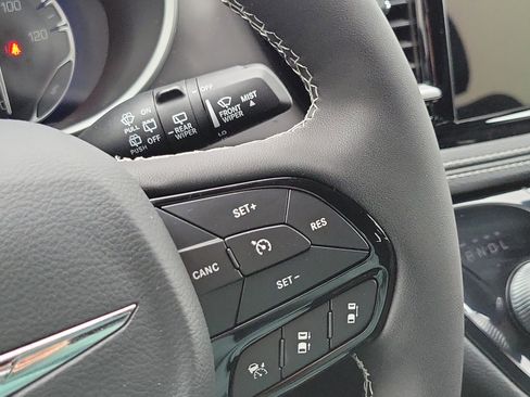 New 2026 Chrysler Pacifica Select image 13