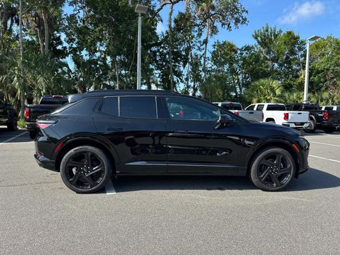 New 2025 Chevrolet Equinox EV RS image 2