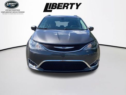 Used 2019 Chrysler Pacifica Touring-L Plus w/ Tire & Wheel Group FWD image 6