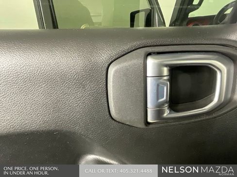 Used 2021 Jeep Gladiator Rubicon AWD/4WD image 19
