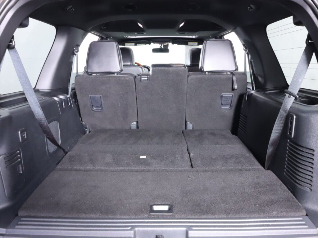 Used 2016 Lincoln Navigator Select RWD image 36