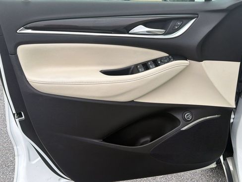 Used 2023 Buick Enclave Essence FWD image 13