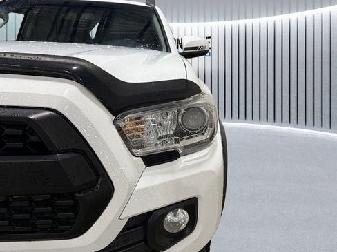 Used 2016 Toyota Tacoma SR5 image 16