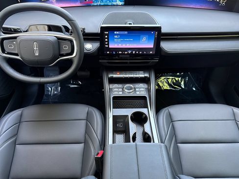 New 2026 Lincoln Nautilus Premier AWD/4WD image 10