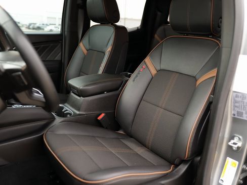 Used 2023 GMC Canyon AT4 image 24