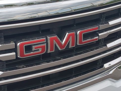Used 2023 GMC Acadia SLT w/ Preferred Package FWD image 28