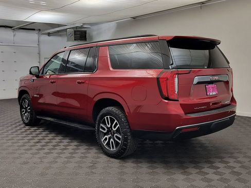 Used 2023 GMC Yukon XL AT4 w/ Technology Package AWD/4WD image 3